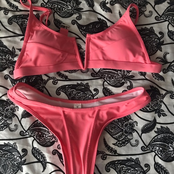 NEW Aurelle Bikini - Picture 1 of 4